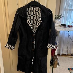 Source Unknown Black Quilted Trench Coat with Patterned Lining